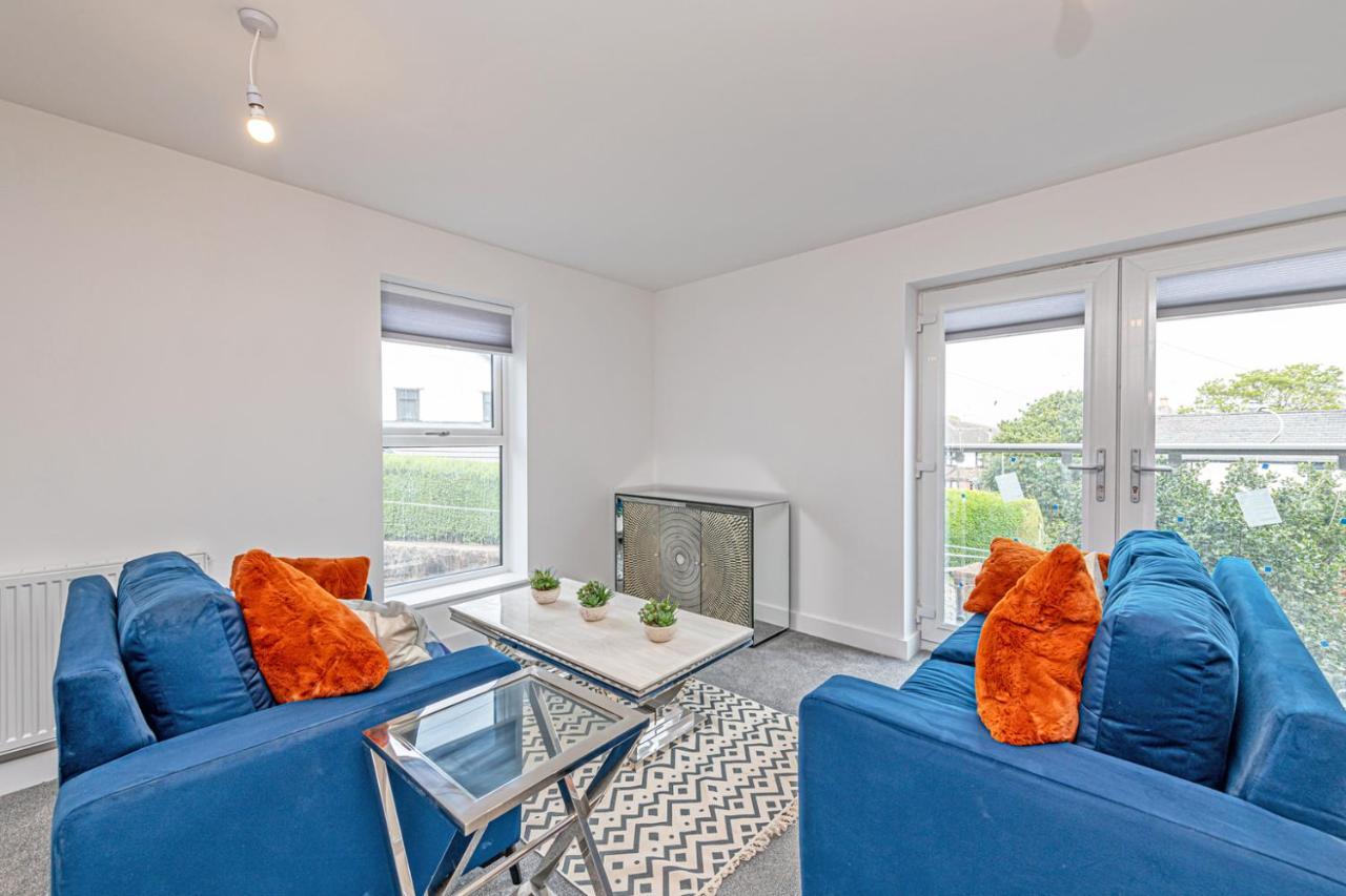 Gospel Heights Luxury Apartments With Parking 黑思瓦尔 外观 照片