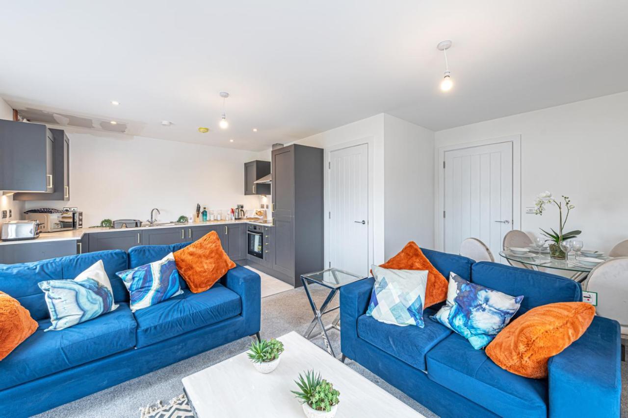 Gospel Heights Luxury Apartments With Parking 黑思瓦尔 外观 照片